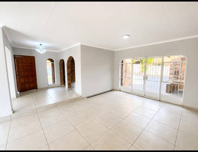 3 BEDROOM HOUSE FOR SALE IN VAALPARK